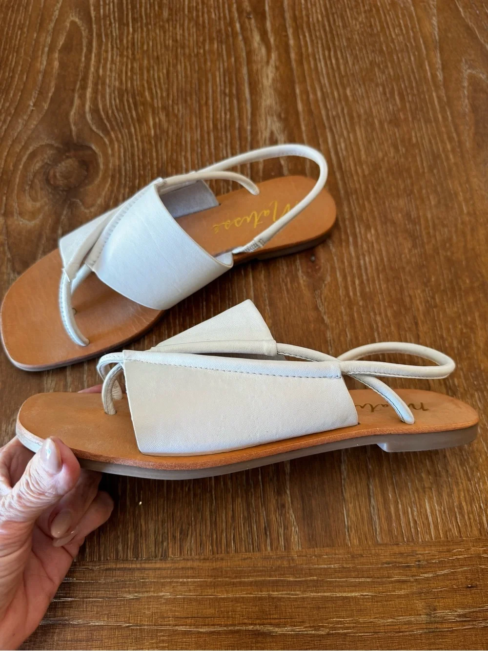 Matisse Shayla white asymmetrical flat sandal 8M